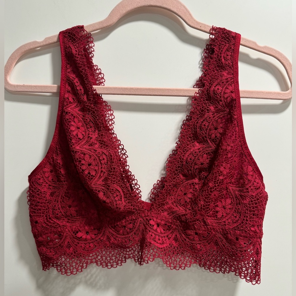 Victoria Secret Red Lace NWT Bralette, size Large